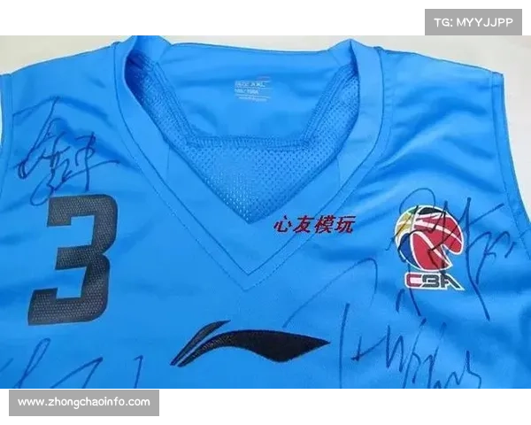 CBA吉祥物中场表演互动，儿童球迷获签名球衣